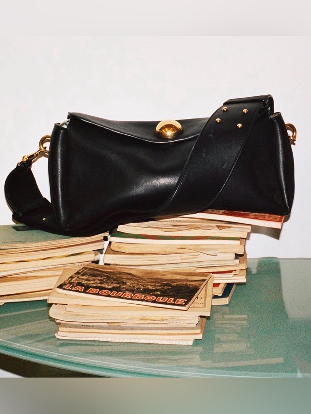 NEW AMI Paris BLACK COW LEATHER CARROUSEL BAG
